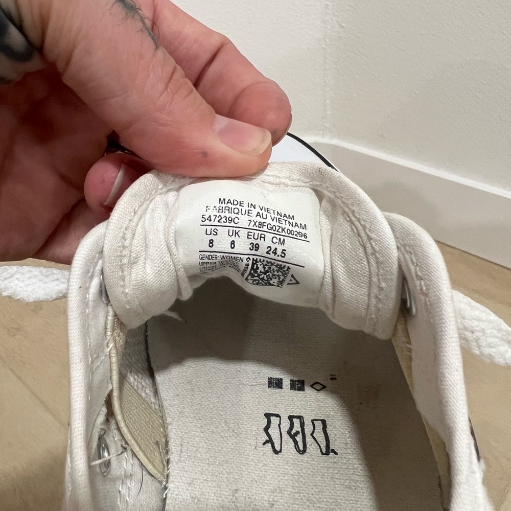Converse low tops. White burlap texture - Picture 5 of 5